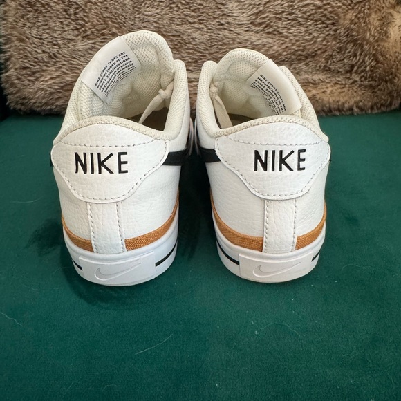 Nike Women's Court Legacy Low Sneaker - Picture 3 of 5